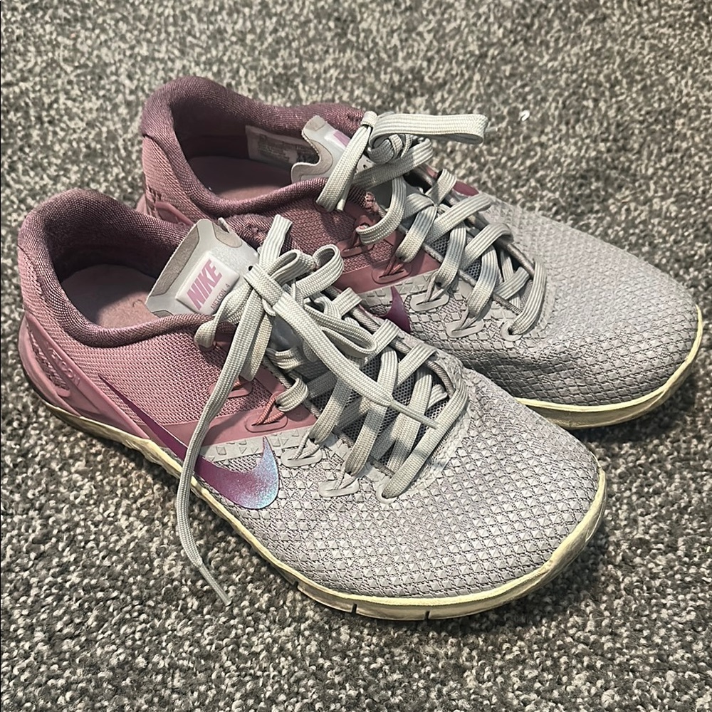 Nike Women's Athletic Shoes in Gray and Purple
